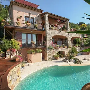 Locaspera Apartment