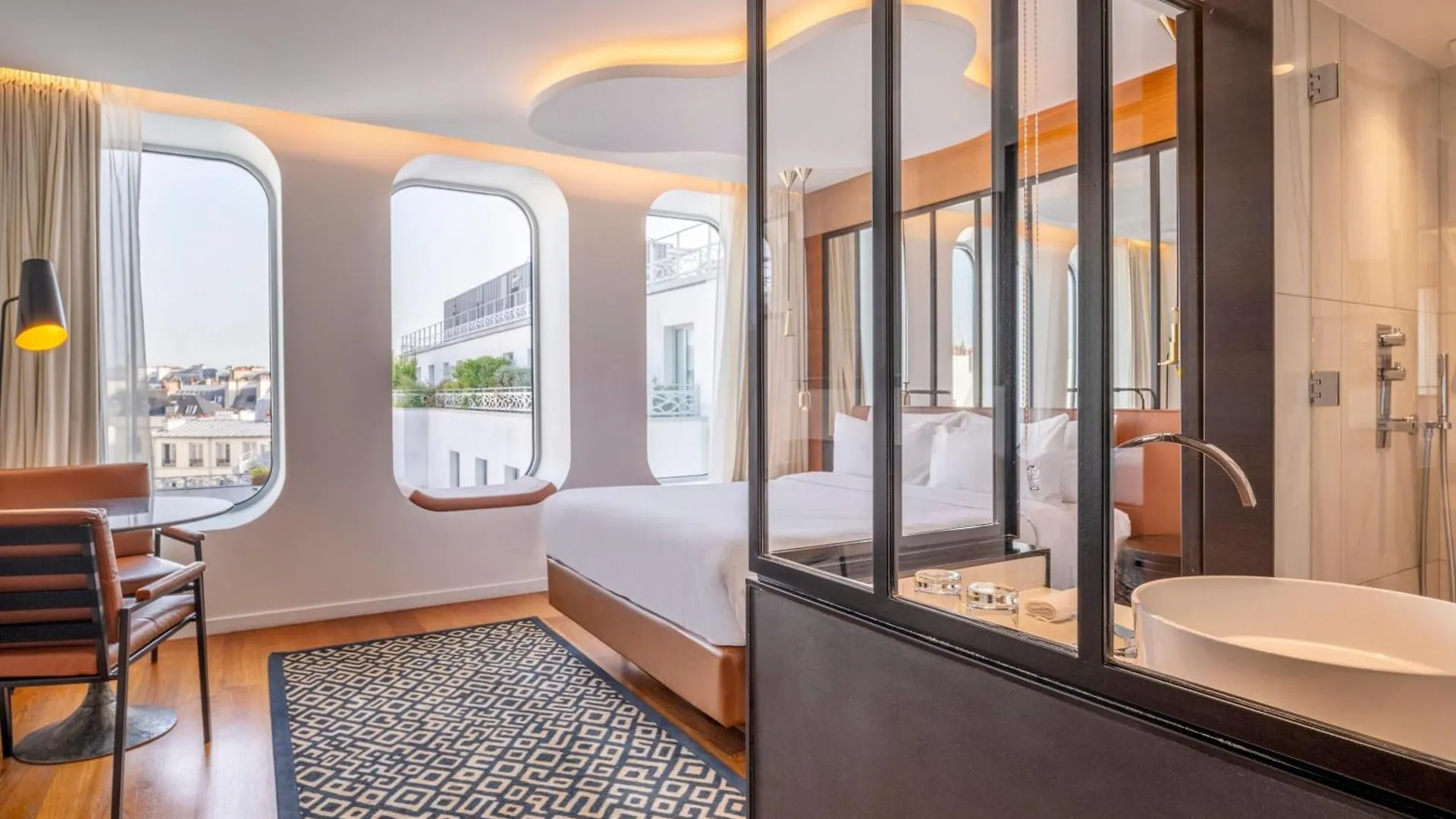 Renaissance Paris Republique Hotel & Spa 5*,  Francia
