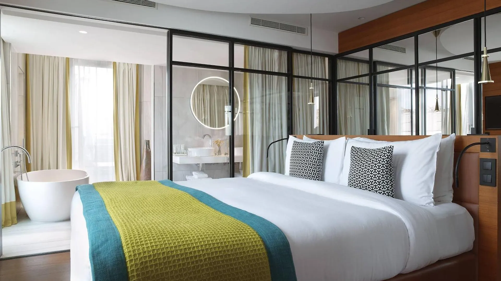 Renaissance Paris Republique Hotel & Spa